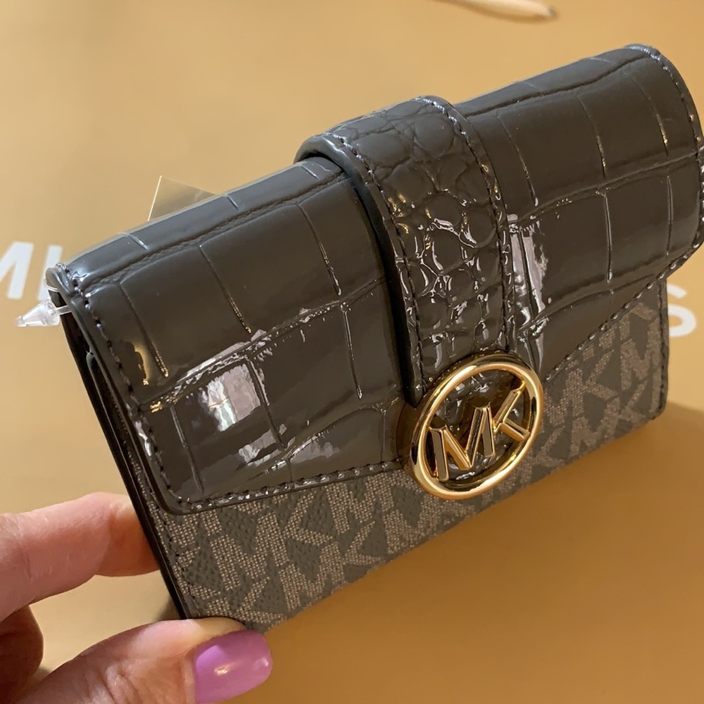 MICHAEL KORS CARMEN MEDIUM FLAP BIFOLD WALLET HEATHER GREY MULTI - Picture 5 of 14